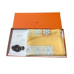 Hermes Carre Silk Scarf "Feux de l'Hiver" by Christiane Vauzelles 90cm NWT/Box